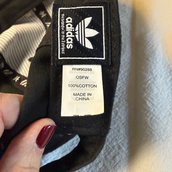 adidas baseball cap women’s black w/ white logo stitching OSFW adjustable strap - Picture 8 of 11